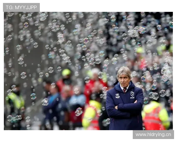 佩莱格里尼期望西汉姆联在新赛季实现突破,球队全力争胜状态备受关注 佩莱格里尼期望西汉姆联在新赛季实现突破,球队全力争胜状态备受关注