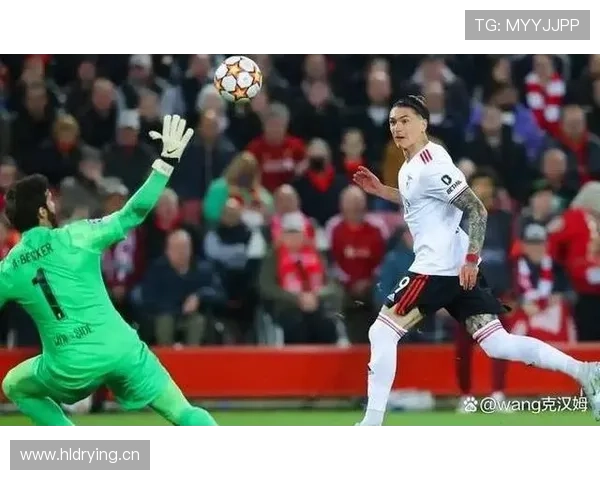 努涅斯与伊萨克：新生代中锋成长路径对比