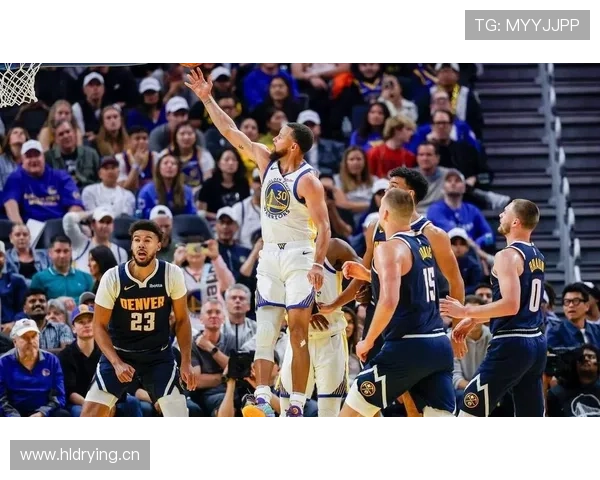 格林为库里挡拆制造错位，较上季提升空位三分效率